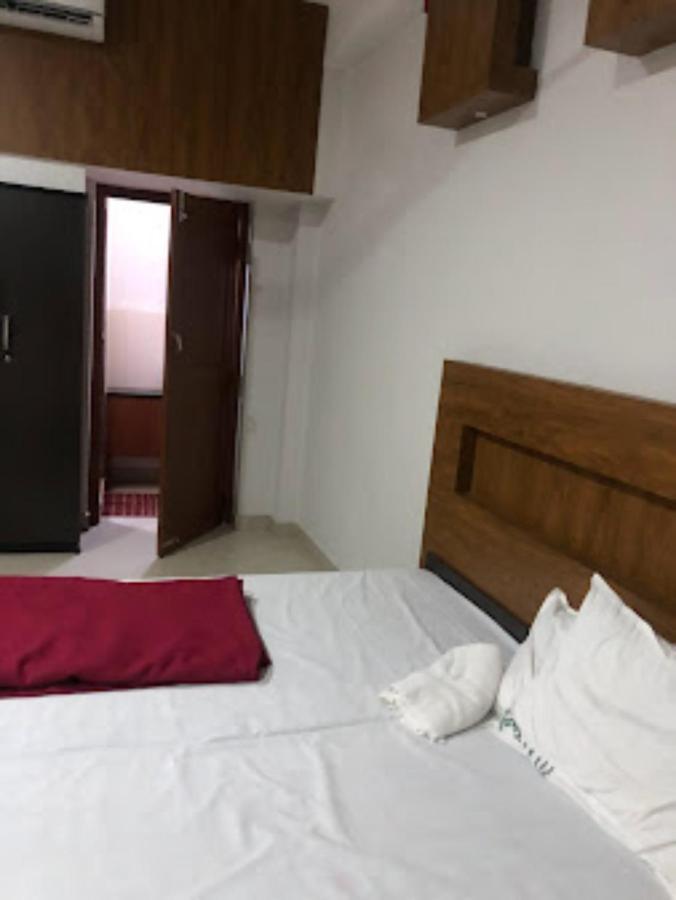 Redbell Suites Residency Kondotty Exterior foto